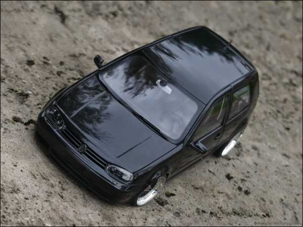 1:18 VW GOLF 4 IV MK4 GTI 1998 schwarz - Diecast Tuning inkl.BBS + OVP